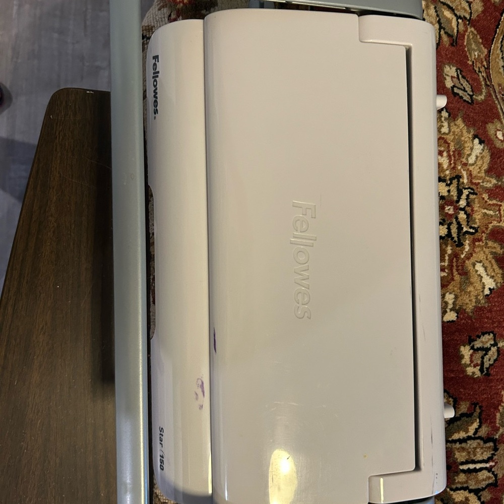Fellowes star 150 Comb Binding Machine in White and Gray - Picture 2 of 2
